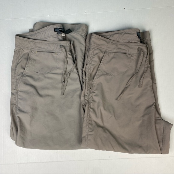 REI Pants - REI Women’s Size 14 Capri Pants Khaki Tan UPF 50 Nylon Outdoor Hiking Lot of 2